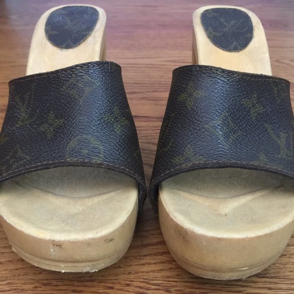 VINTAGE MULES CLOGS WOMENS 40 BROWN COATED CANVAS PLASTIC PLATFORM HEELS BOHO - Picture 16 of 16